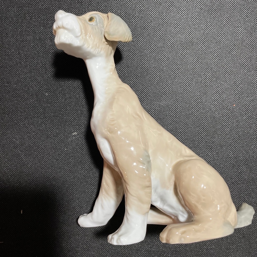 Lladro Dog Setter Sitting Figure